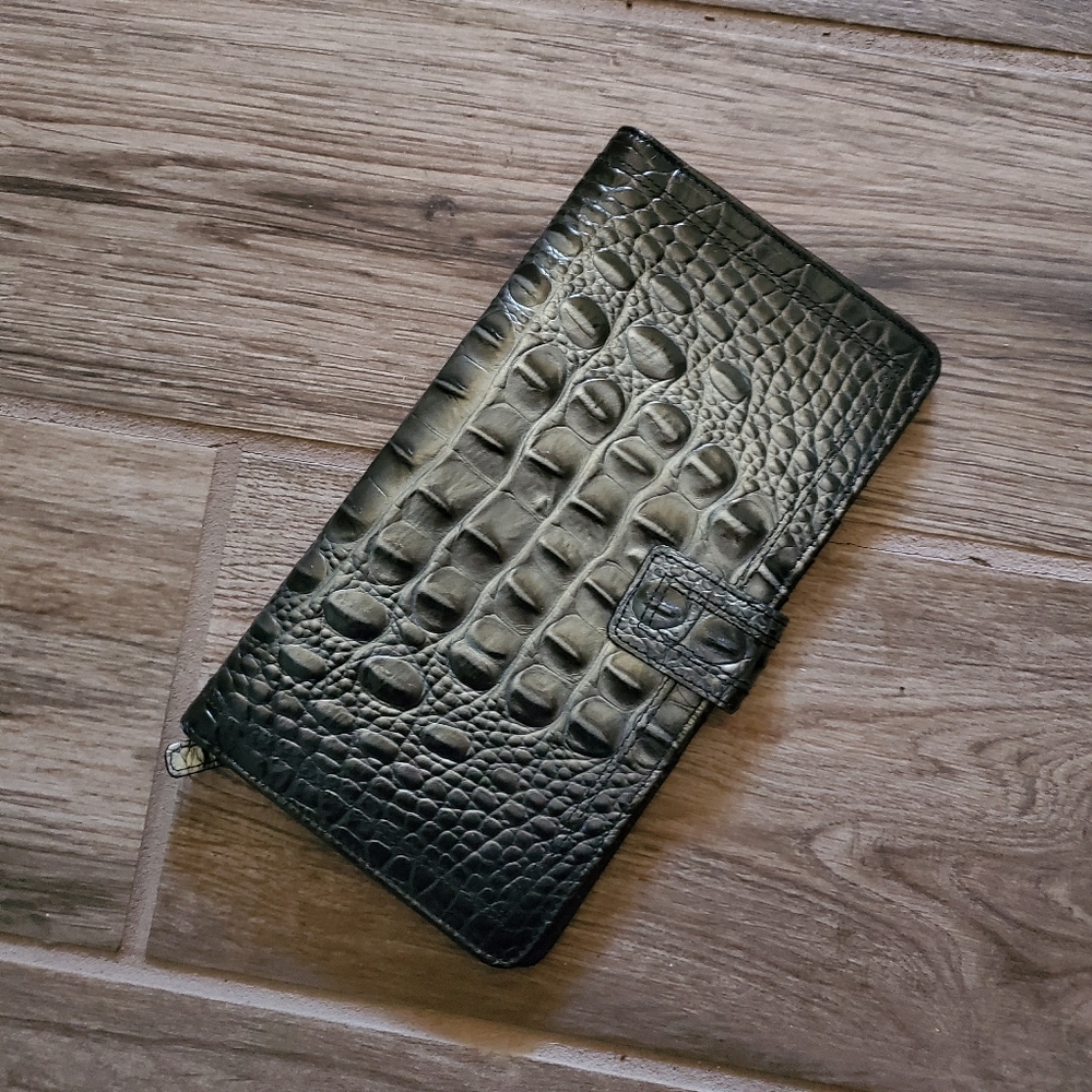 Brahmin travel umbra wallet 